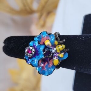 NWOT BUMBLEBEE RING